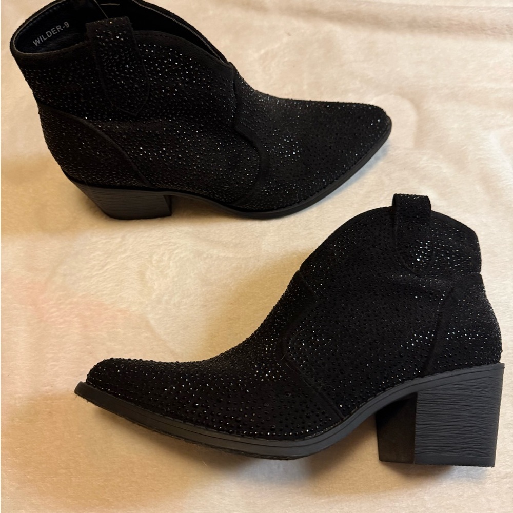 Elegant Black Ankle Boots